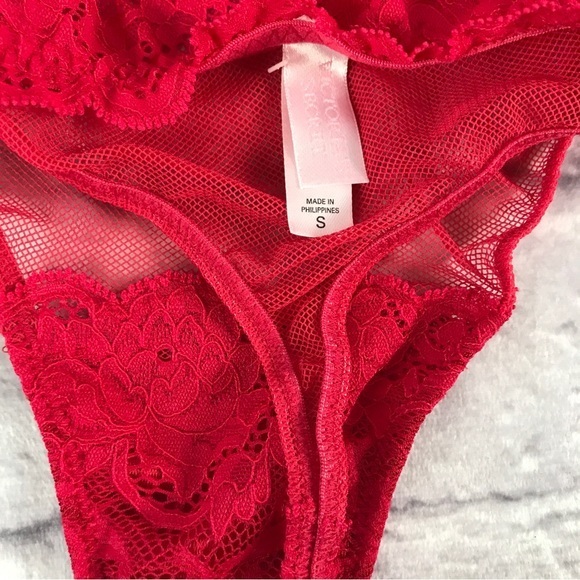 $50 if bundled Victoria’s Secret Lace Garter Thong Skirt Deadstock Small‎ Red - Picture 4 of 10